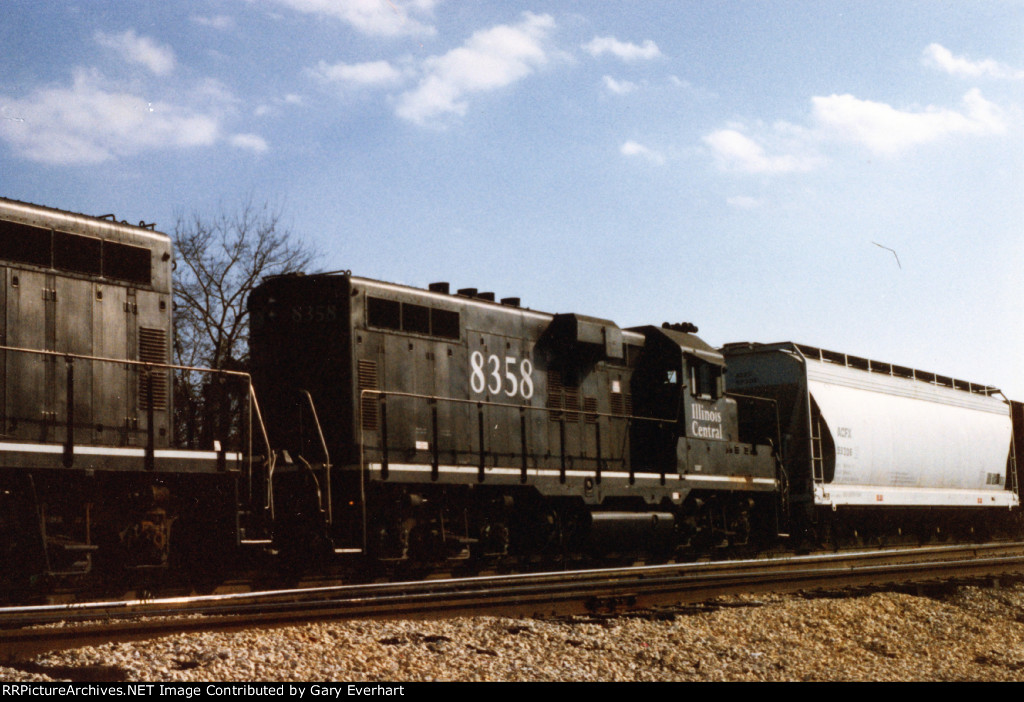 IC GP10 #8358 - Illinois Central